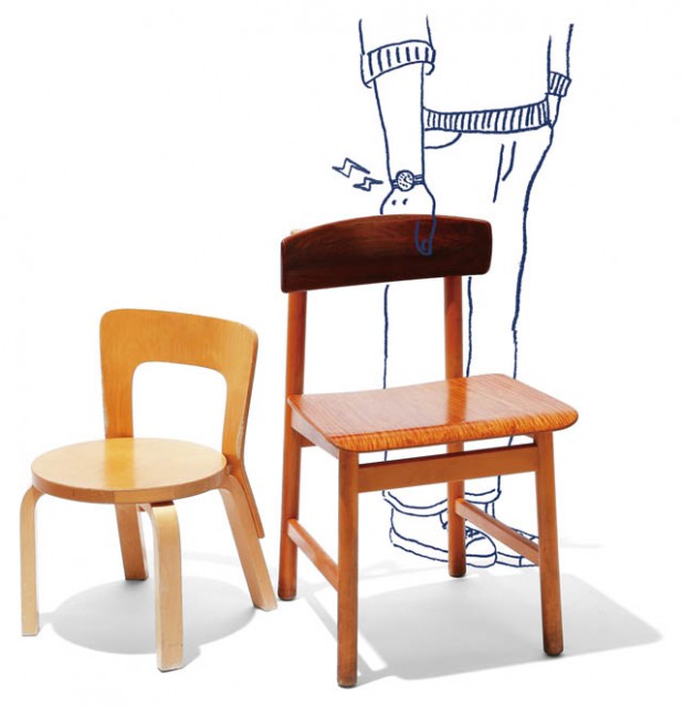 右)BRAND  Borge  Mogensen ITEM  Learning Chair 左)BRAND  Alvar Aalto ITEM  Child Chair 