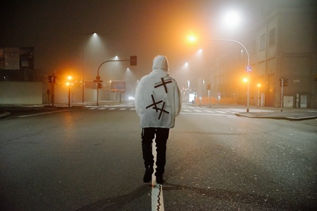 Boys Noize x OFF WHITE™ "MAYDAY" COLLECTION looK画像 